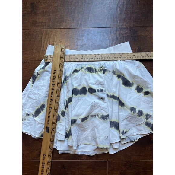 Lululemon size 8 Court Rival High Rise Skirt Long White Yellow Gray Tie dye - Picture 6 of 6